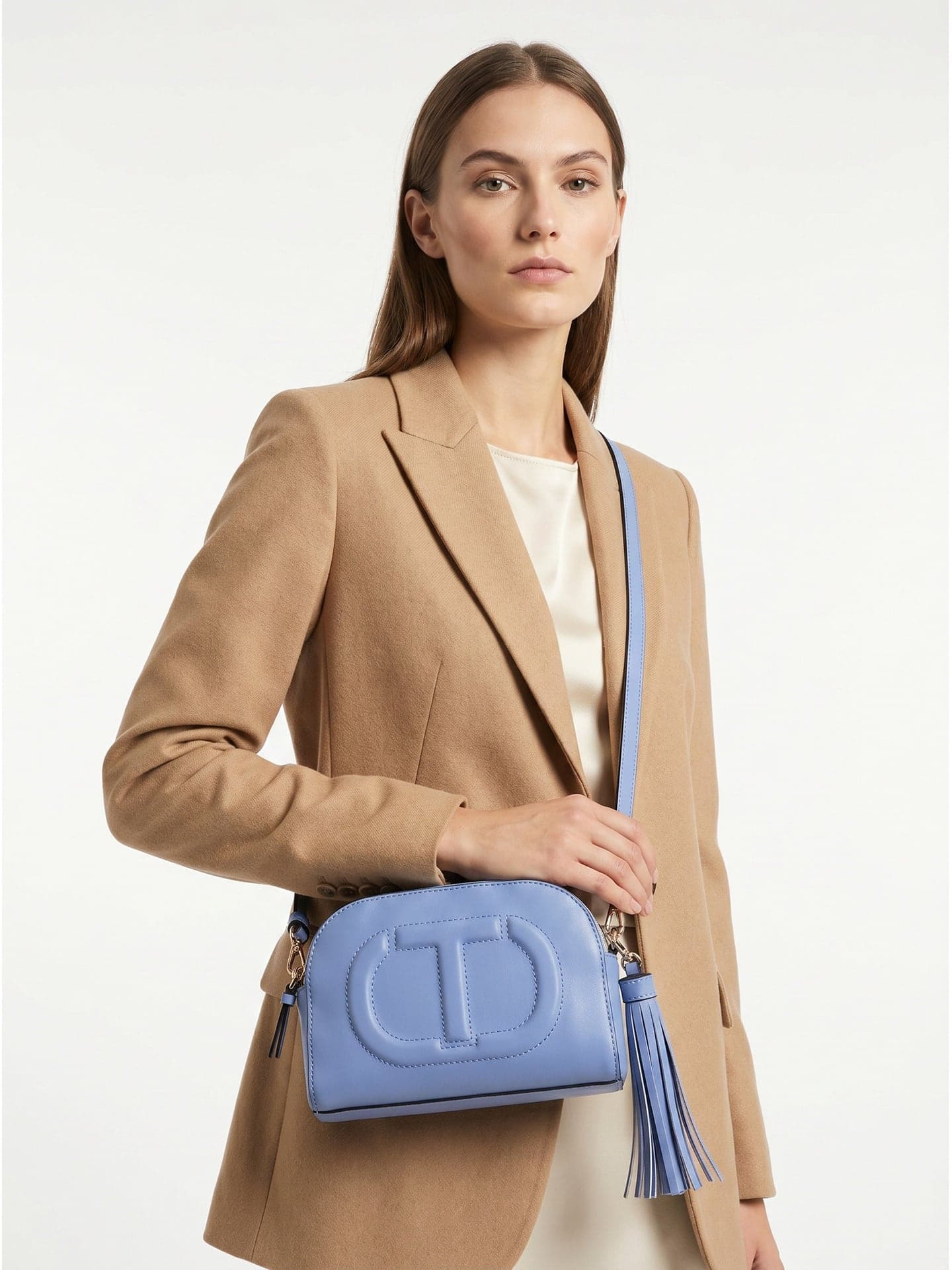 Twinset — borsa a tracolla azzurra con nappa e logo Oval T in rilievo